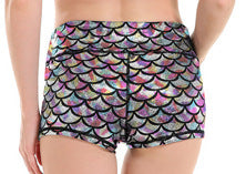 Damen Sportliche Shorts mit Wellenmuster WW