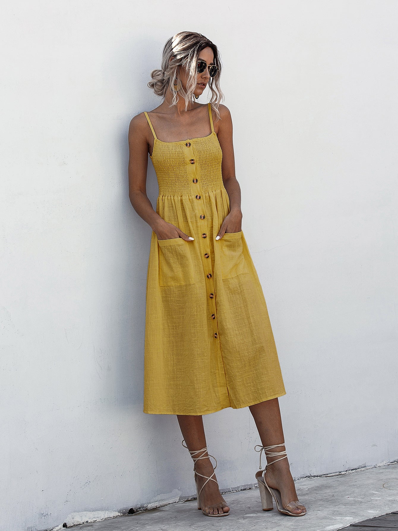 Damen Midi-Kleid mit Knopfdetail und praktischen Taschen WW