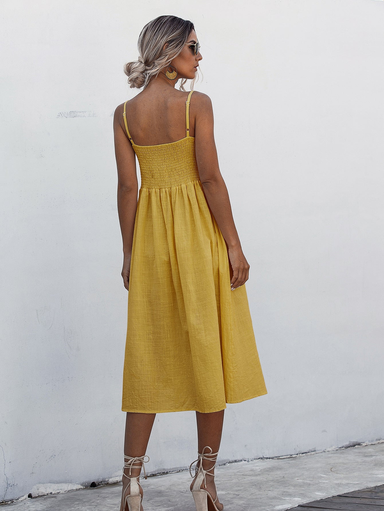 Damen Midi-Kleid mit Knopfdetail und praktischen Taschen WW