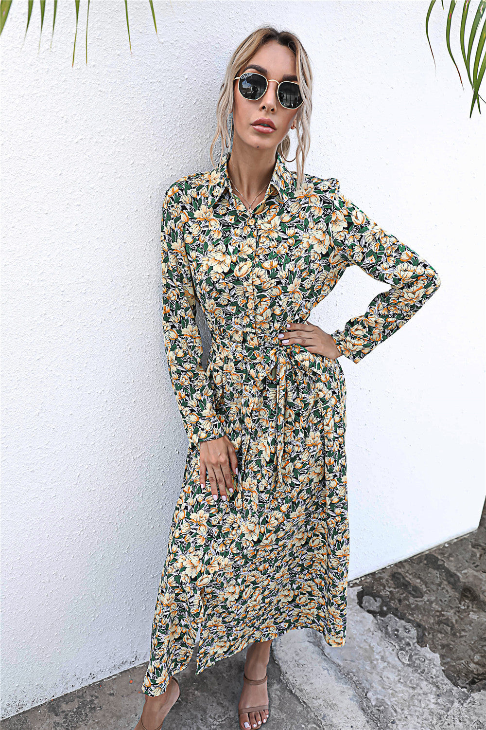 Damen Maxikleid mit modernem floralem Design und taillierbarem Gürtel WW