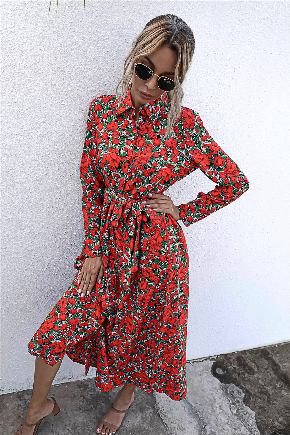 Damen Maxikleid mit modernem floralem Design und taillierbarem Gürtel WW