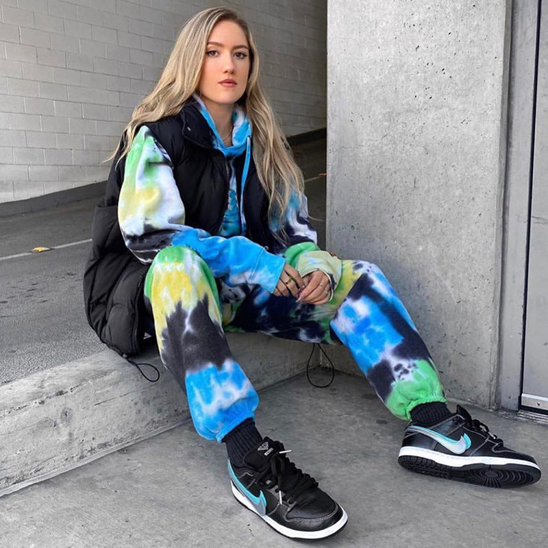 Damen Kapuzenanzug mit buntem Batikmuster und floralen Applikationen WW