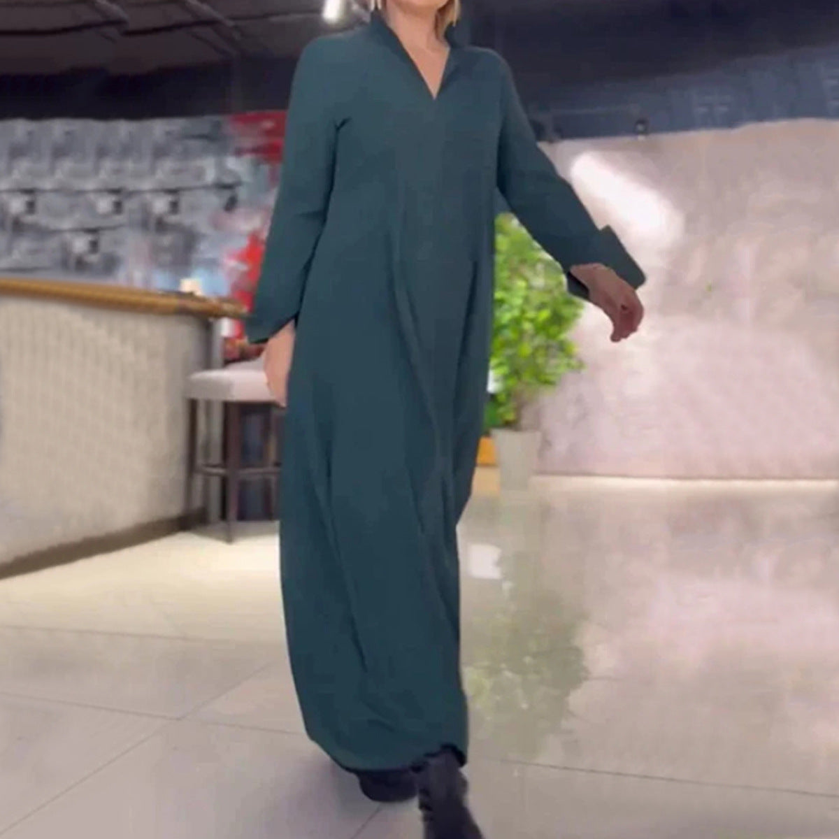 Damen elegantes Maxikleid mit praktischen Taschen und modernem Stehkragen WW