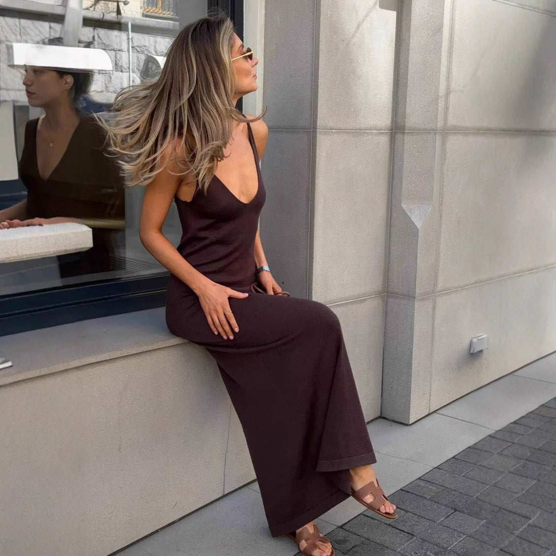 Damen Trägerkleid mit tiefem V-Ausschnitt aus feiner Strickstruktur WW