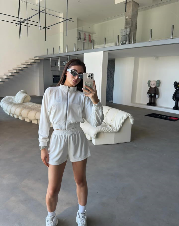 Damen Sportliches Loungewear-Set mit bequemer Jacke und Shorts WW