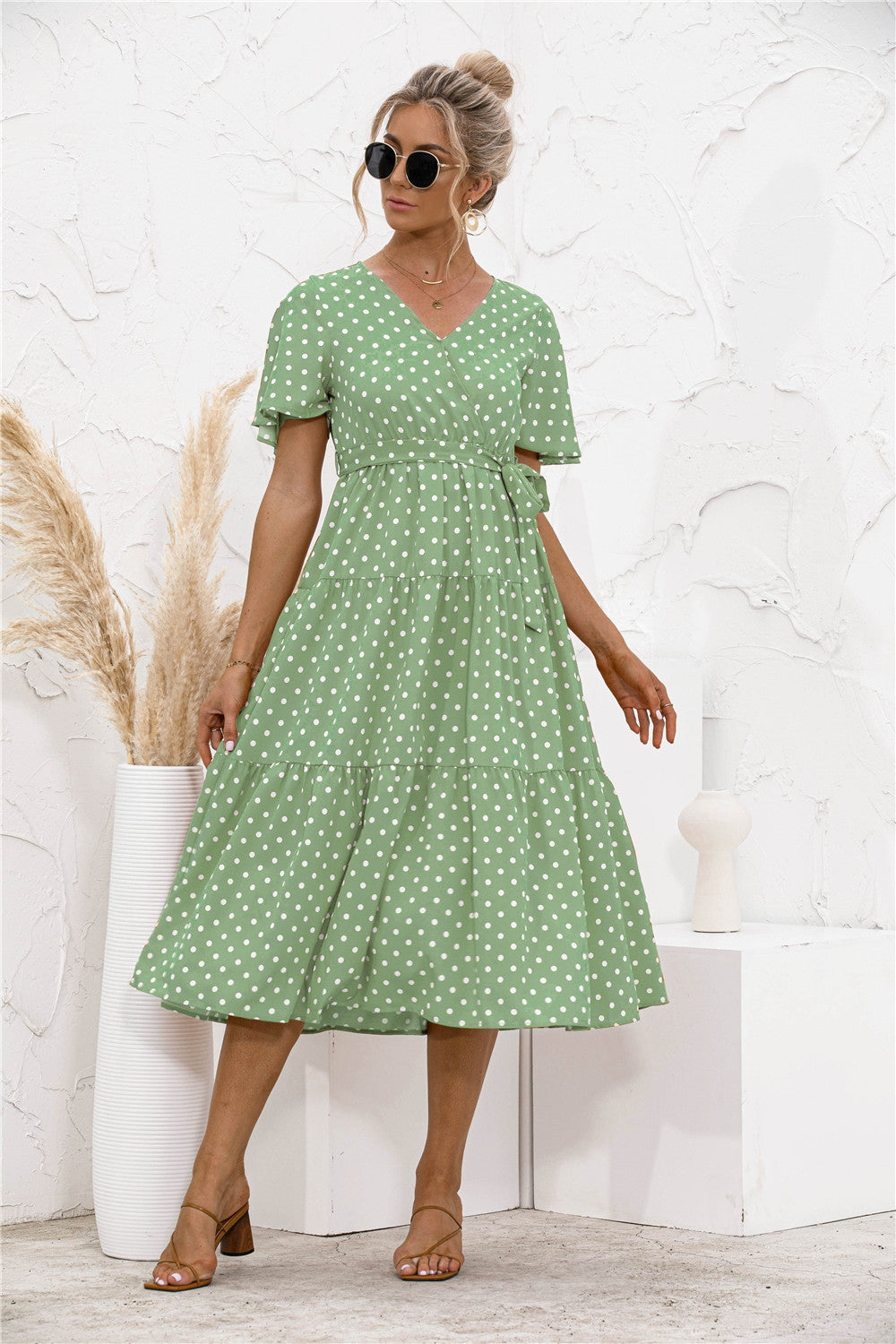 Damen Midi-Kleid mit Pünktchen und Taillengürtel WW