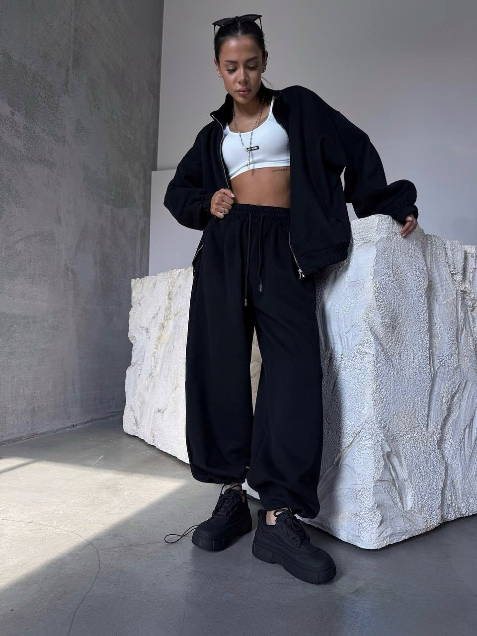 Damen sportliches Baumwoll-Jogginganzug mit lässiger Passform und praktischen Taschen WW