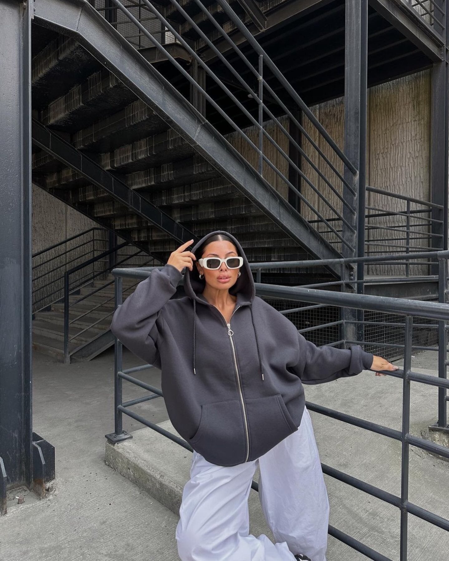 Damen oversized Kapuzenjacke mit durchgehendem Reißverschluss und Taschen WW