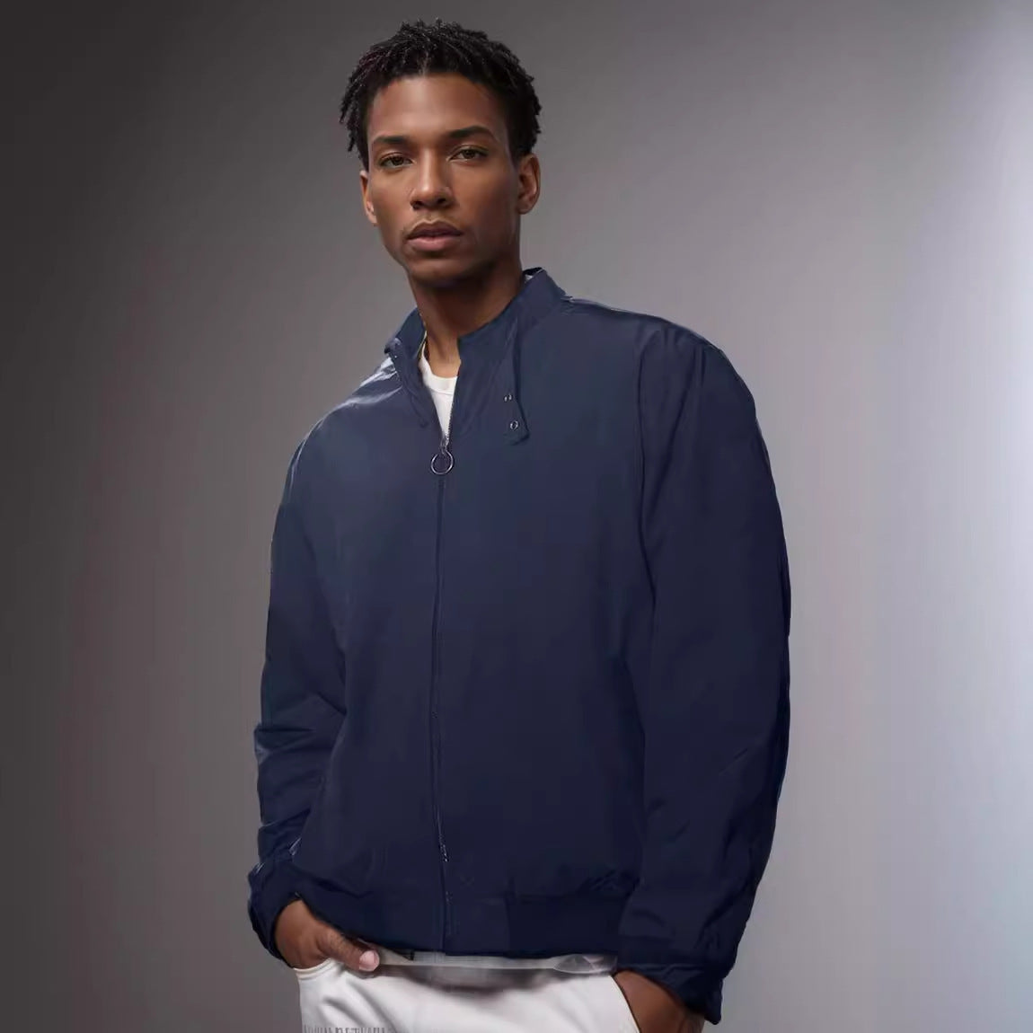 Herren vielseitige Übergangsjacke mit praktischen Taschen und modernem Stehkragen WW