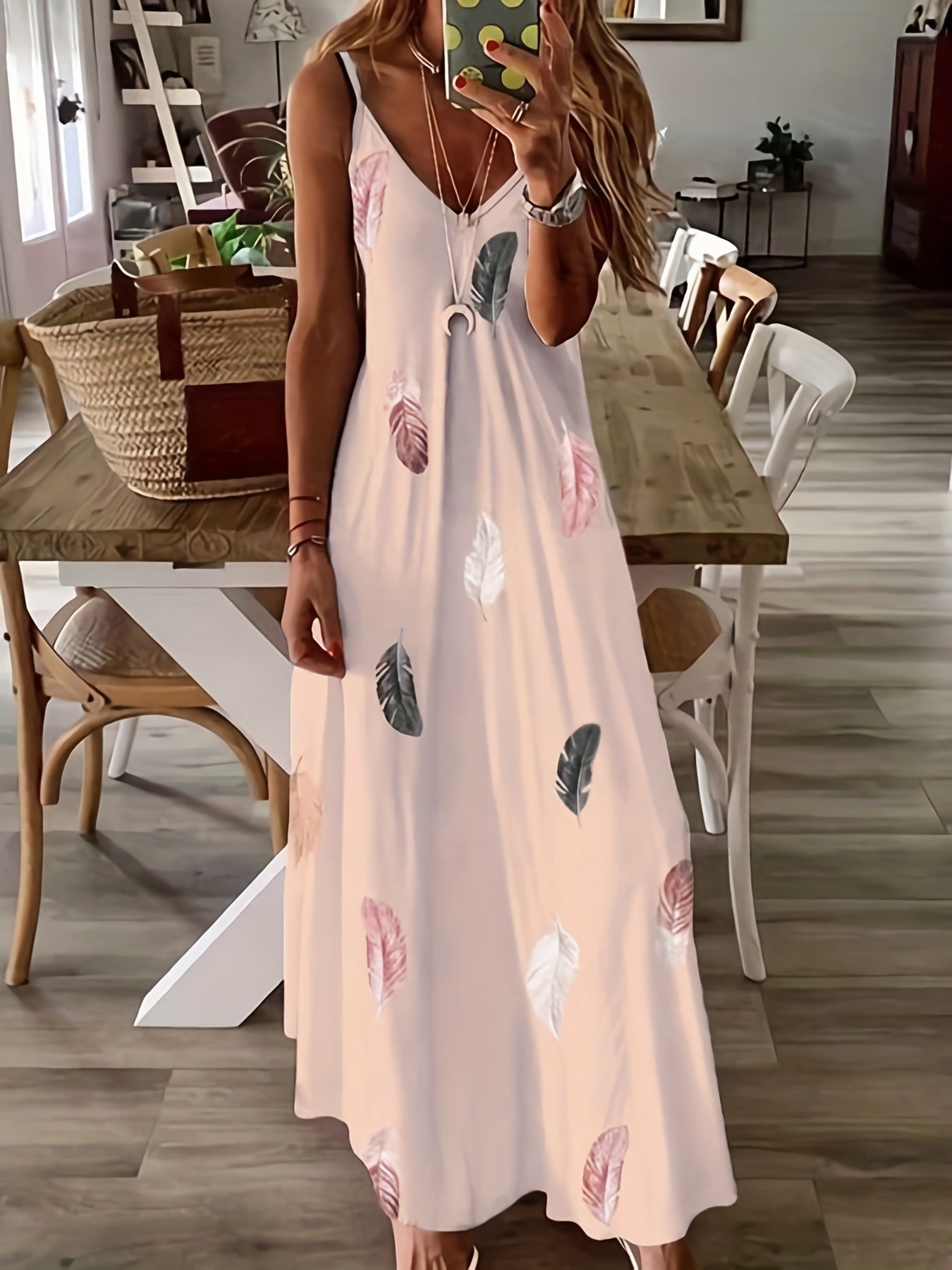 Damen Maxi-Kleid mit verspieltem Blattmuster WW