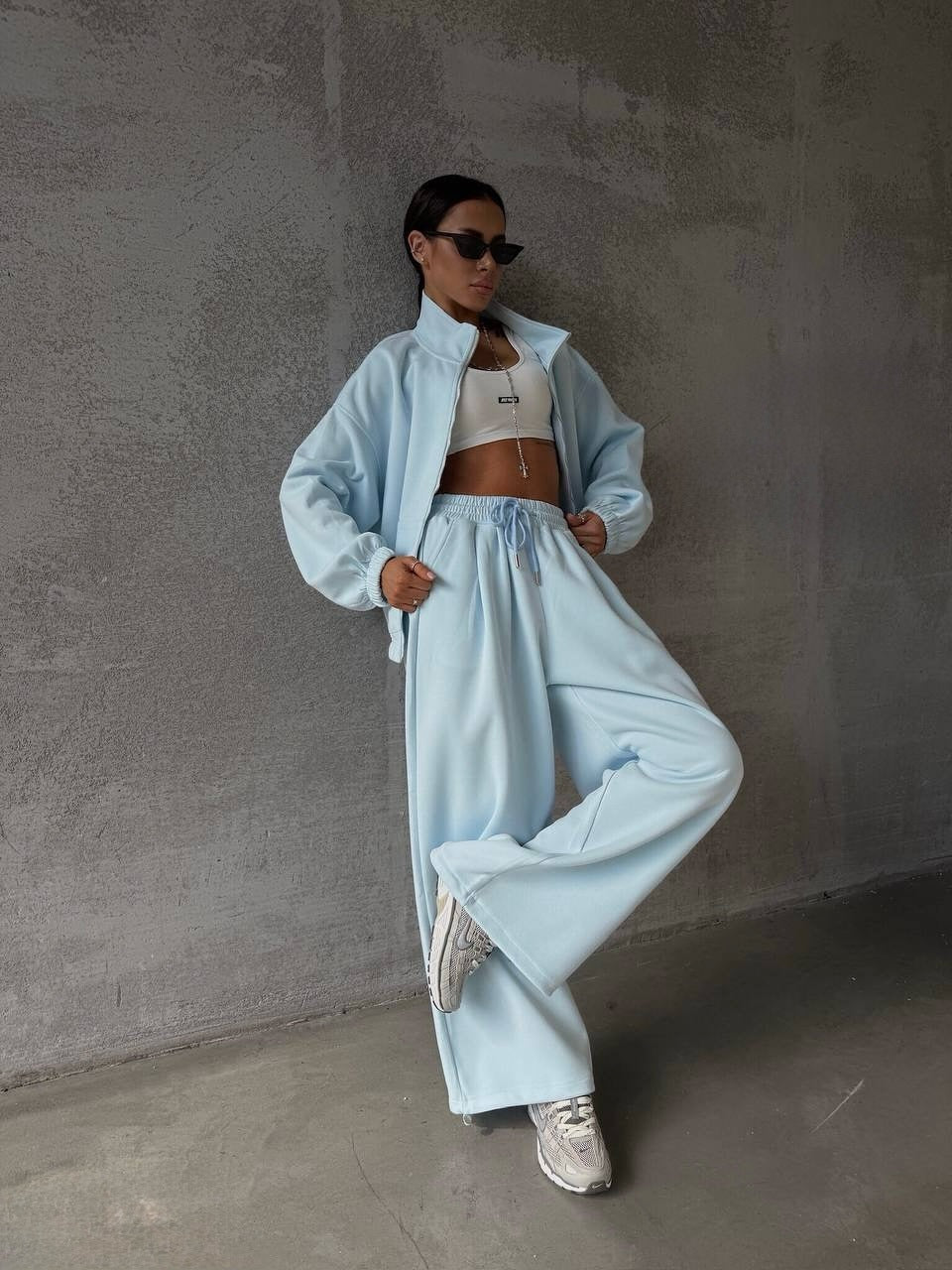 Damen sportliches Baumwoll-Jogginganzug mit lässiger Passform und praktischen Taschen WW