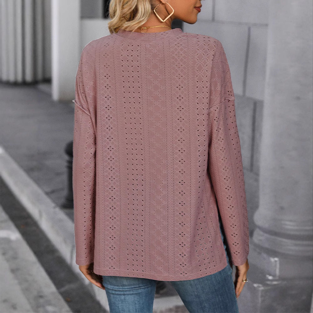 Damen Oberteil mit dekorativem Lochmuster und Knopfdetails WW