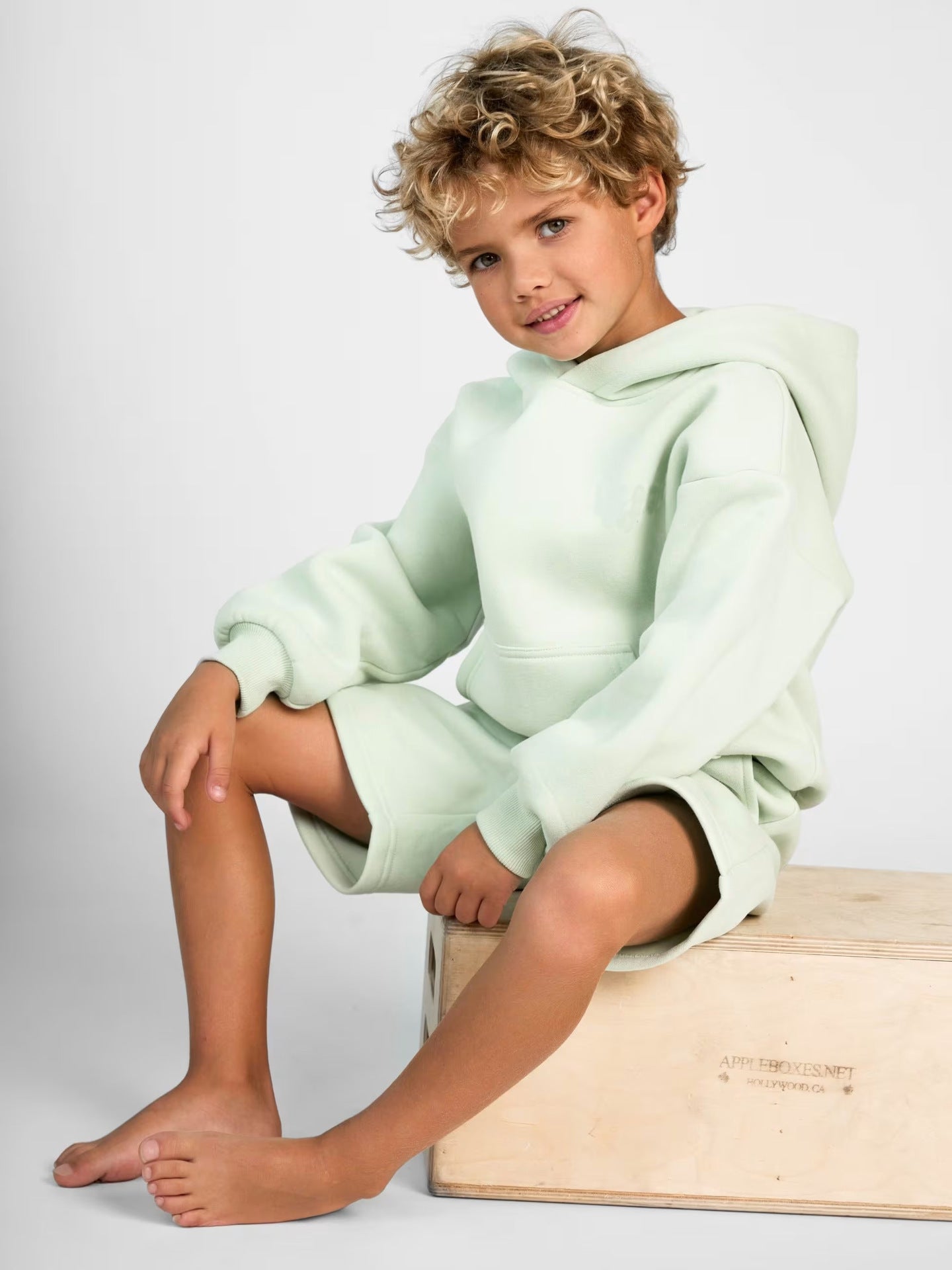 Damen Kapuzensweatshirt und Shorts-Set aus weichem Fleece mit praktischen Taschen WW