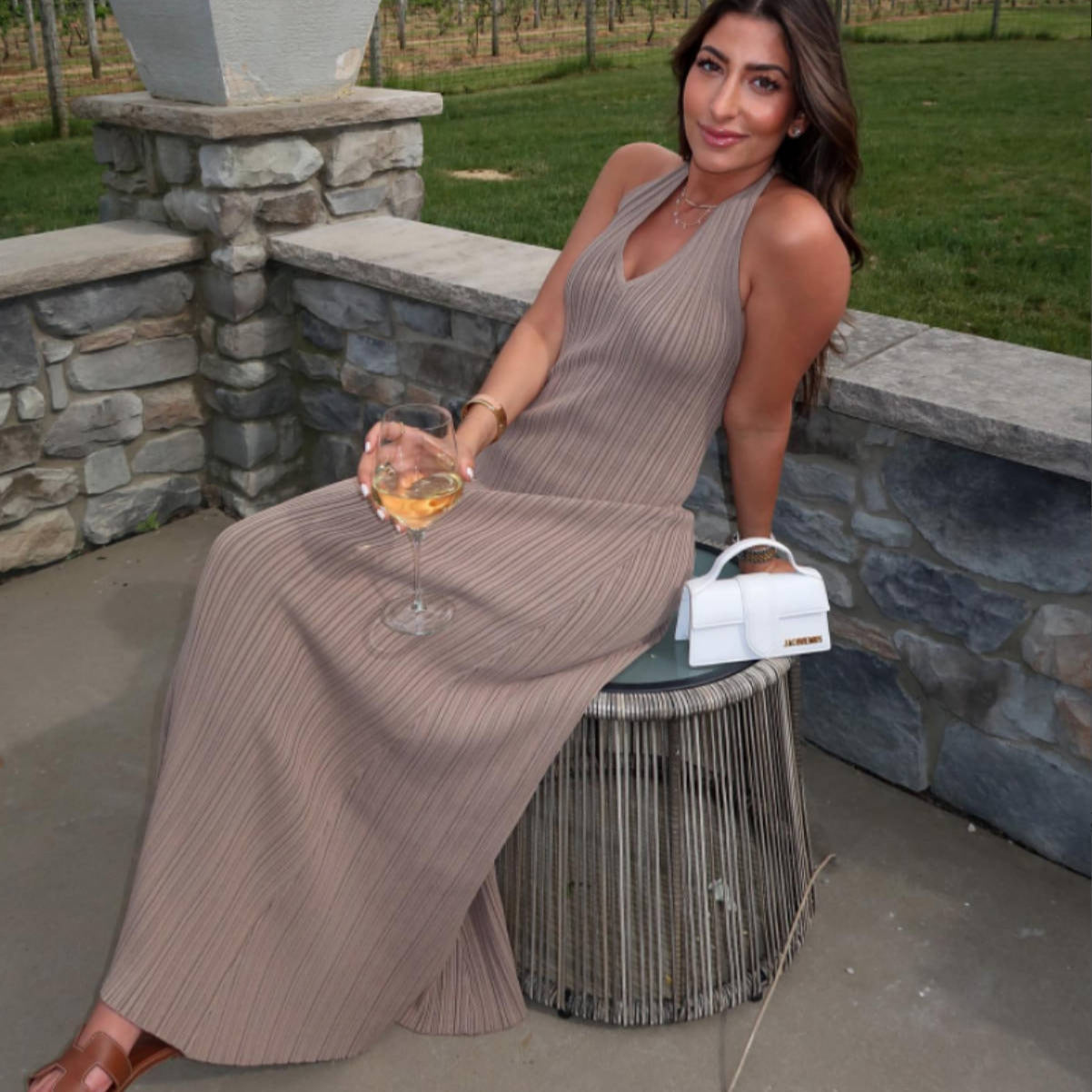 Damen Maxikleid mit raffiniertem Rippdesign und elegantem V-Ausschnitt WW