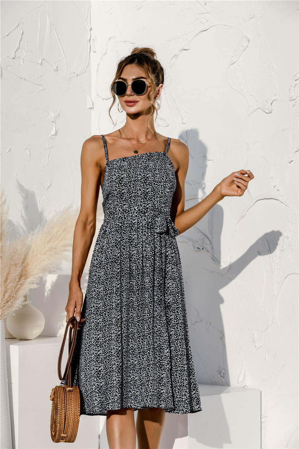 Damen Sommerliches Maxikleid mit verstellbaren Spaghettiträgern und charmantem Rüschenbund WW