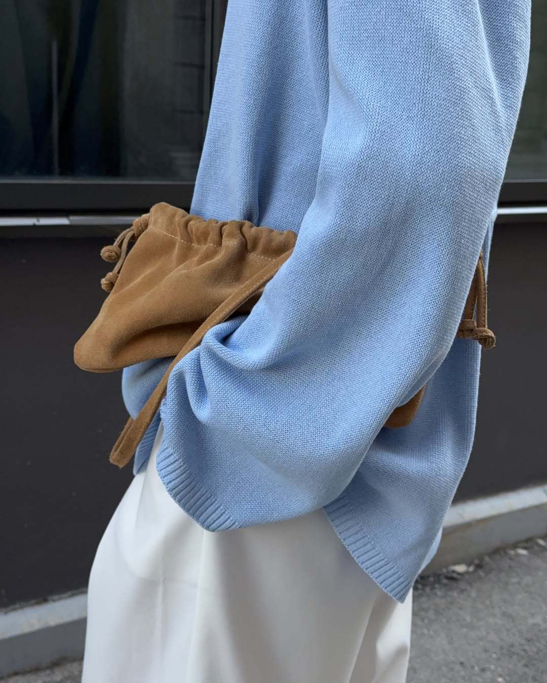 Damen Oversized-Strickpullover mit weitem Arm und raffiniertem Saum WW