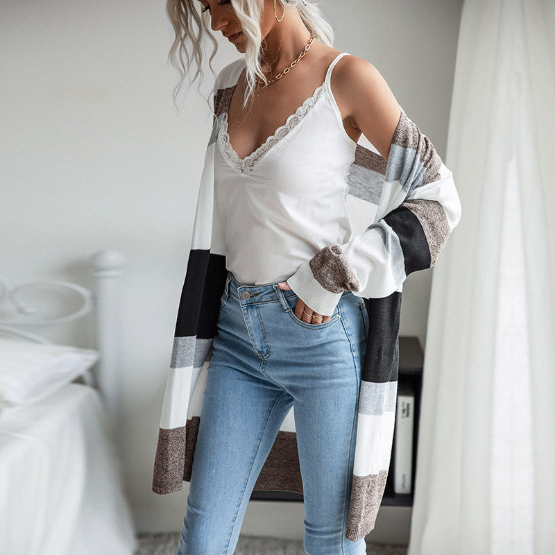 Damen Strickjacke mit modischem Streifenmuster und lässigem Schnitt WW