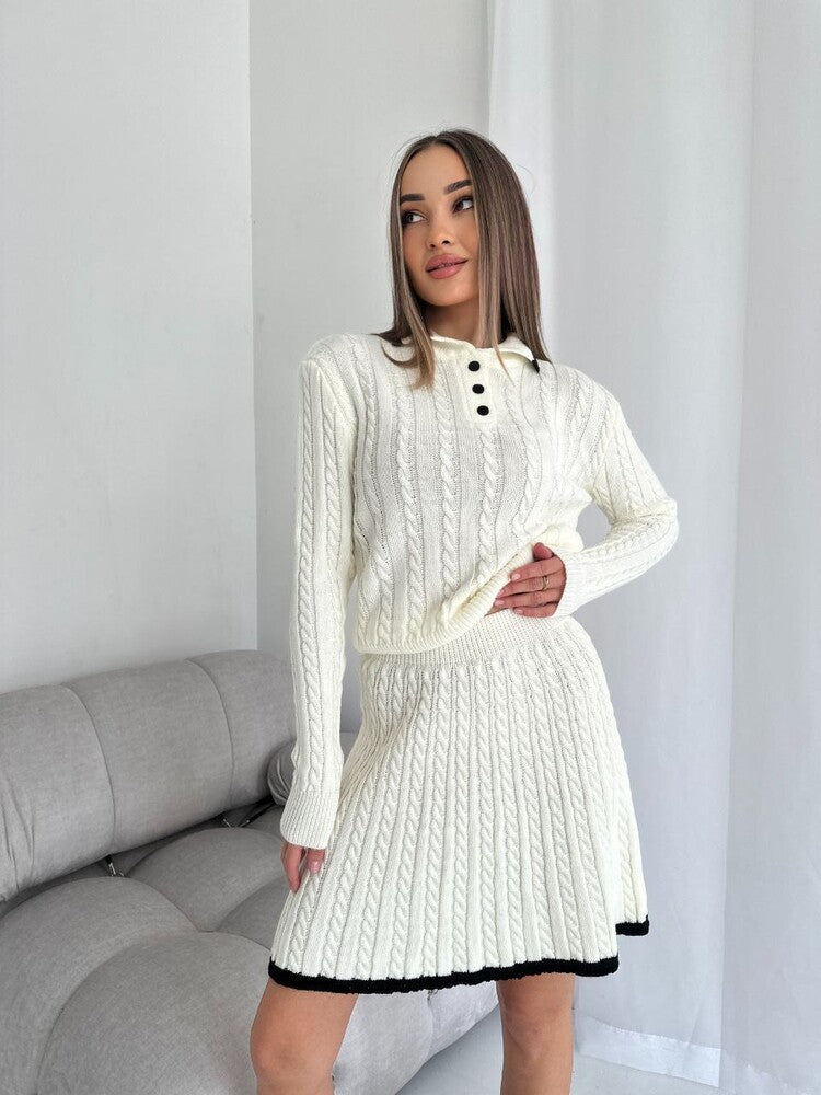 Damen Strickkleid mit modernem Polokragen und feinem Zopfmuster WW