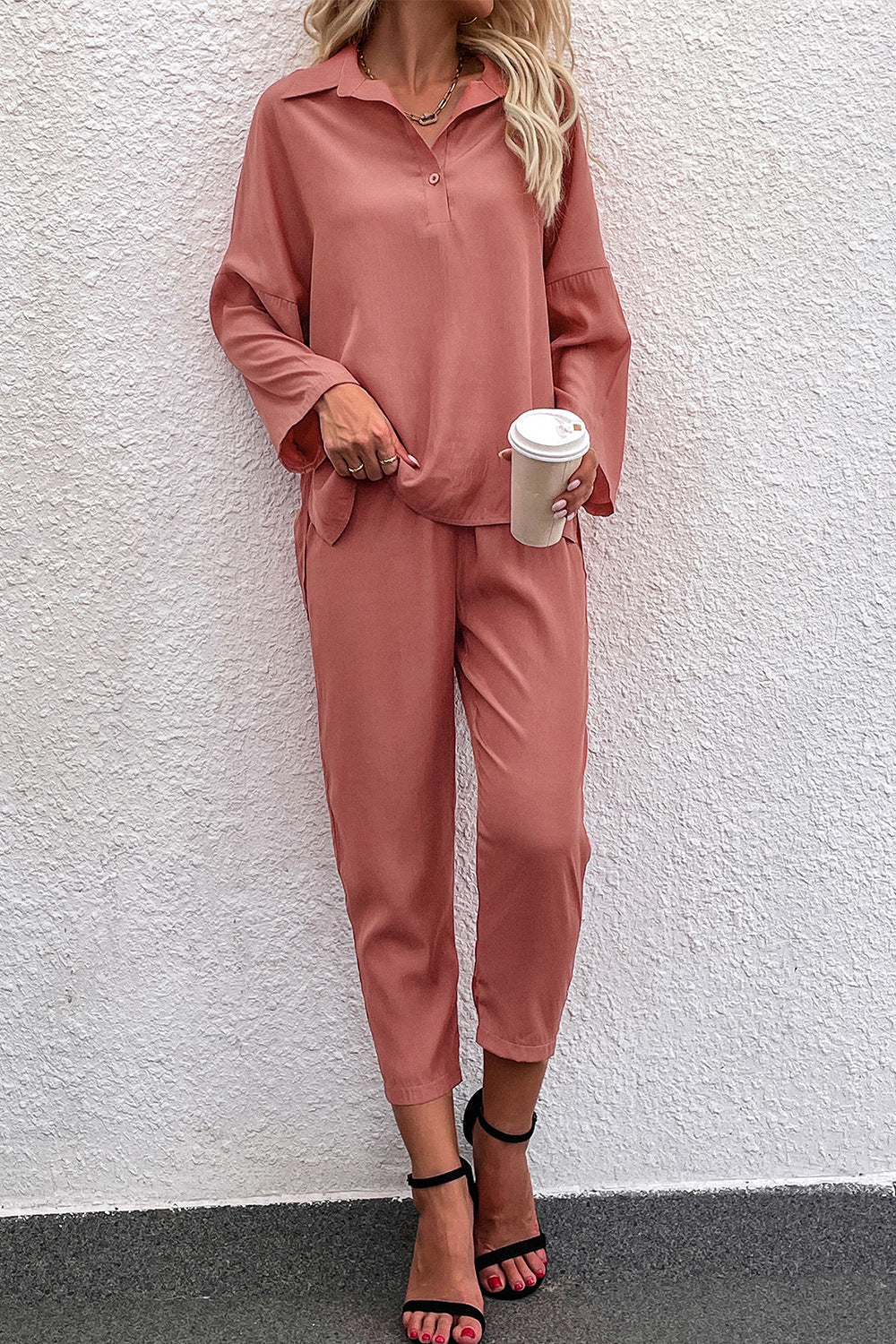 Damen gemütliches Lounge-Set mit Hemdkragen und weiten Ärmel WW