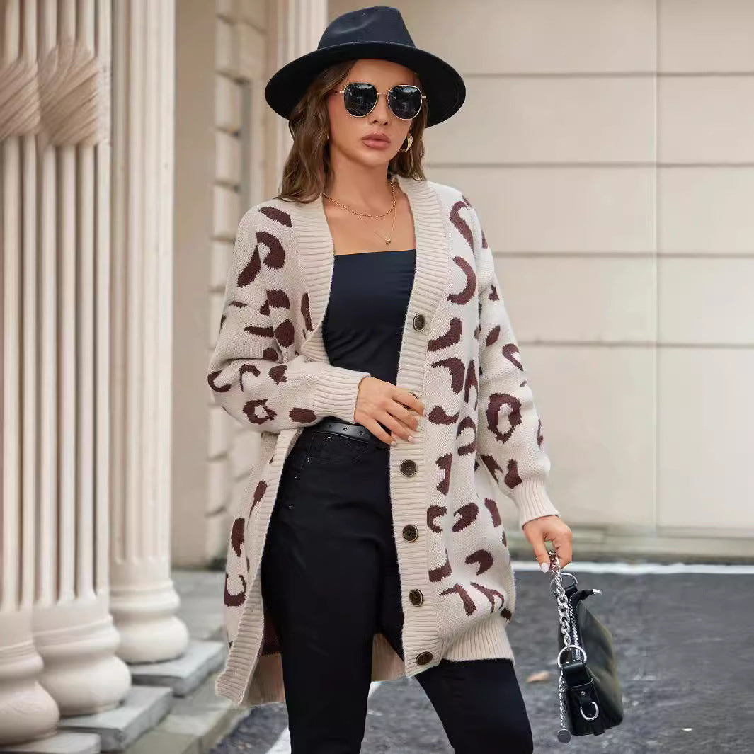 Damen Strickjacke mit modernem Leo-Muster und Knöpfen WW