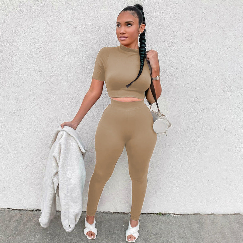 Damen Sportliches Set aus kurzlich-ärmeligem Crop-Top und enganliegenden Leggings WW