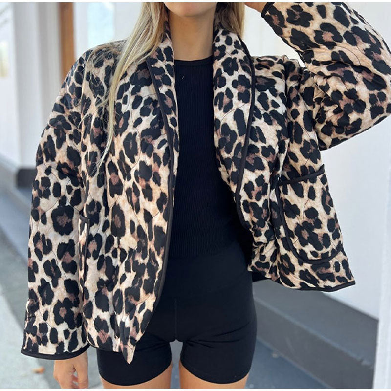 Damen modische Jaquardjacke im trendigen Leopardenlook mit praktischen Taschen WW
