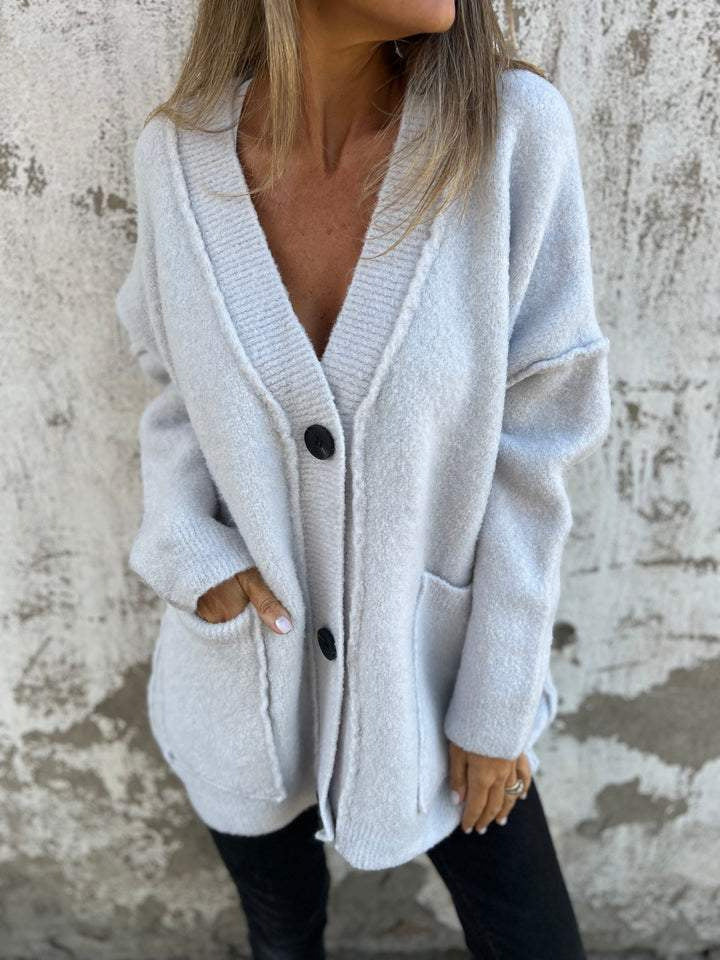Damen kuschelige Strickjacke mit großen Taschen und Knopfdetails WW