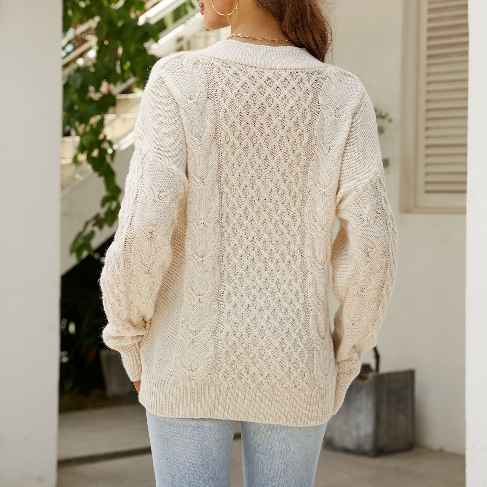 Damen Großer Strickpullover mit V-Ausschnitt und ausgefallenem Zopfmuster WW