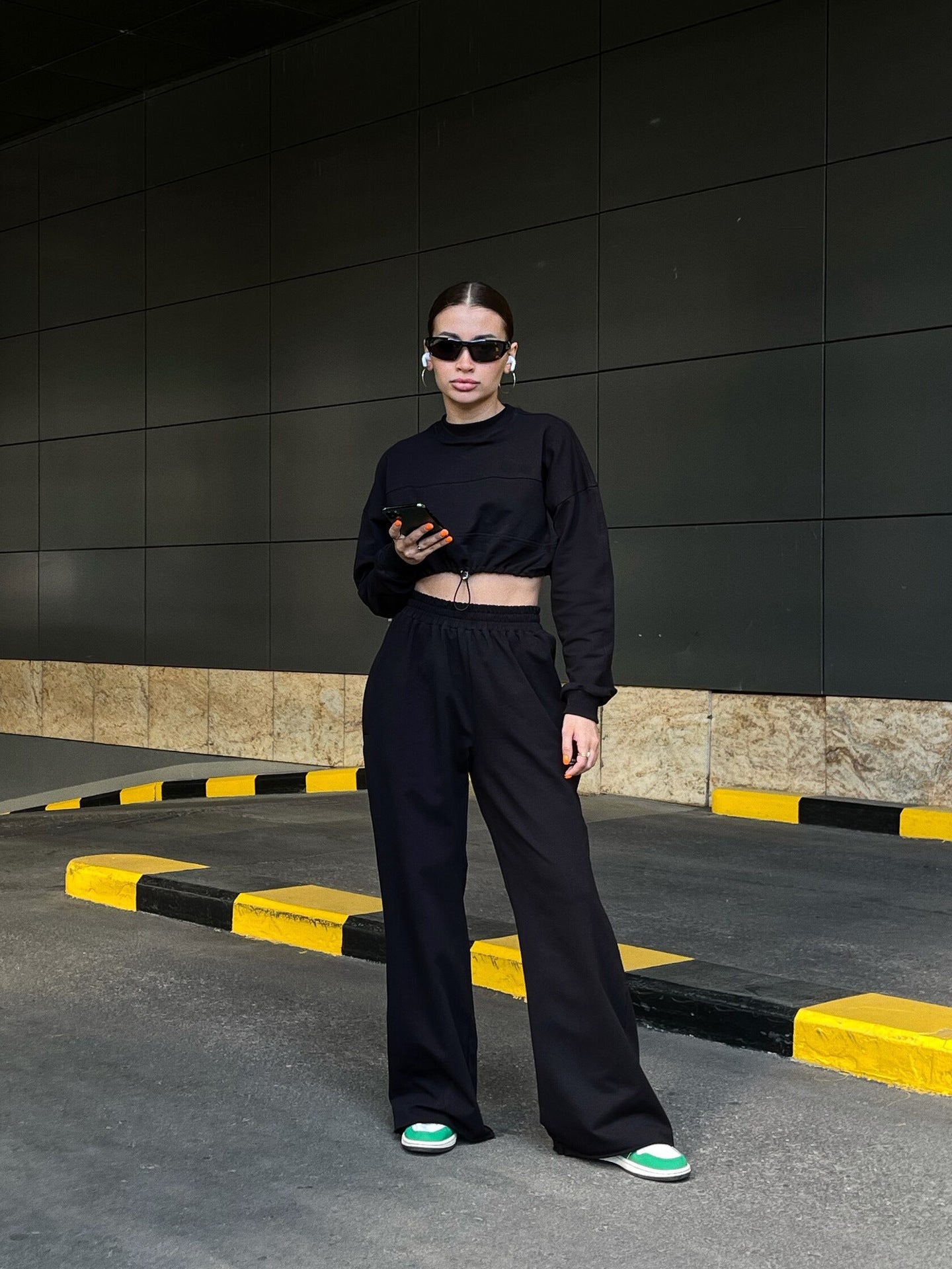 Damen lässiges Freizeit-Set mit cropped Oberteil und weitem lockeren Hosen WW