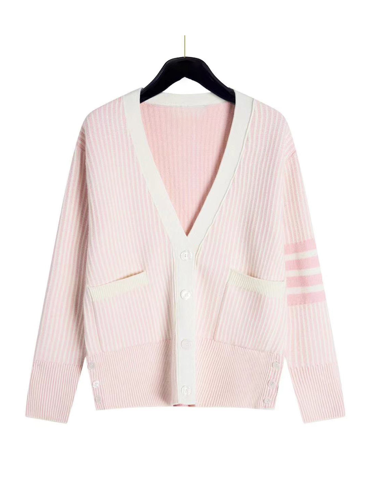 Damen modische Strickjacke mit Knopfdetails und praktischen Taschen WW