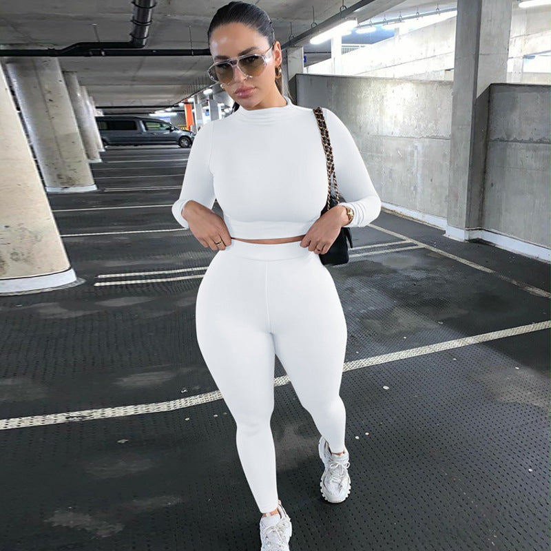 Damen Sportliches Set mit hochgeschlossenem Oberteil und enganliegenden Leggings WW