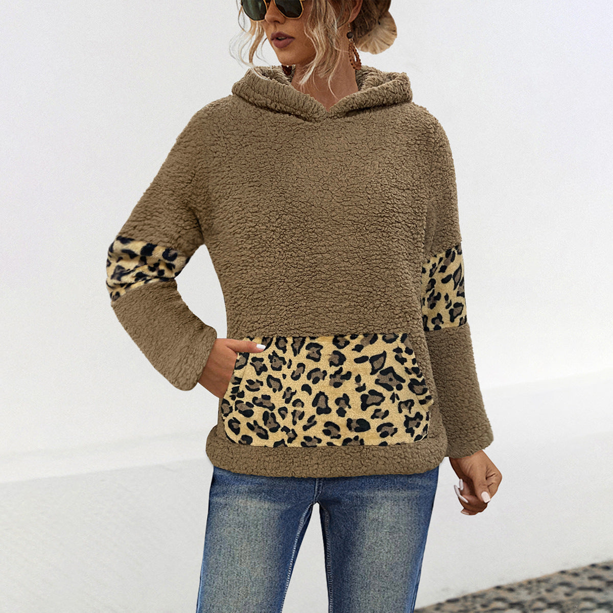 Damen Hoodie mit kuscheligem Fell-Design und Leoparden-Elementen WW