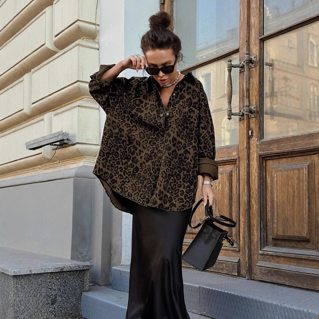 Damen Leichtes Overshirt mit Leopardenmuster und lässigem Schnitt WW