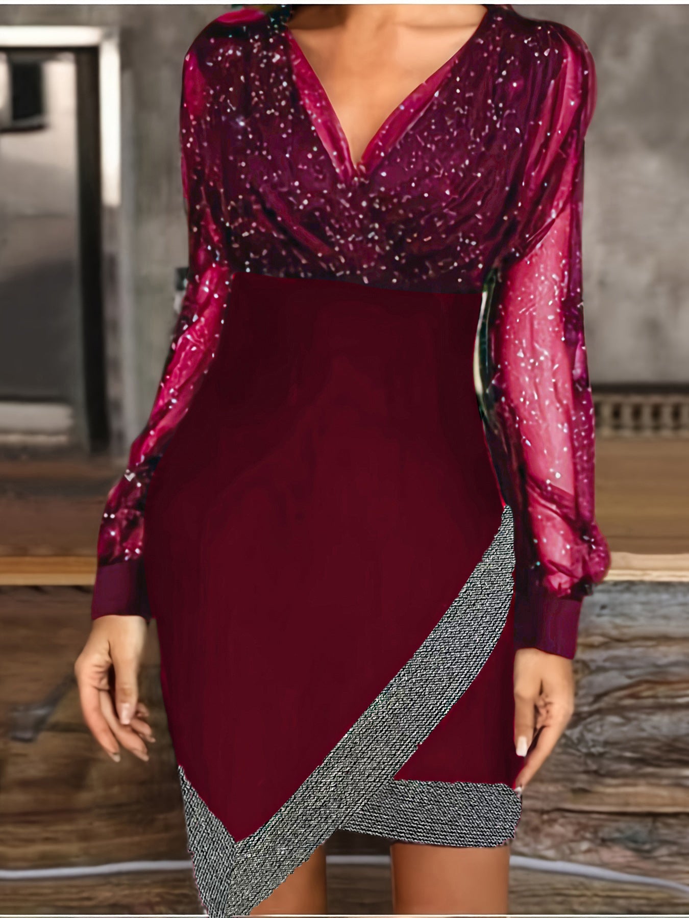 Damen Abendkleid mit glitzernden Details und modernem Wickelschnitt WW