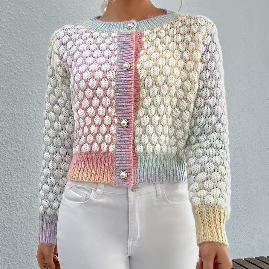 Damen Strickjacke mit verspielt gemustertem Stoff und eleganten Knopfdetails WW