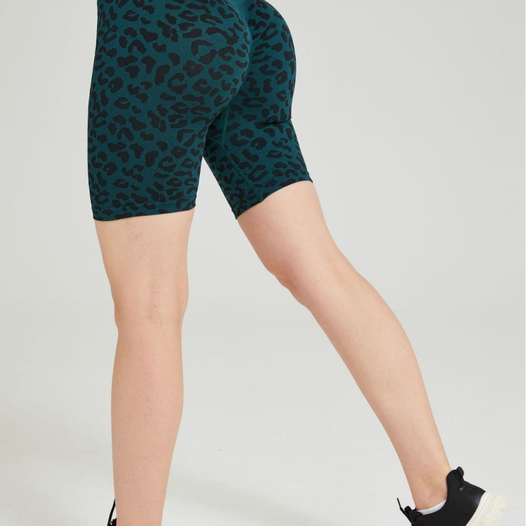 Damen Sportliche Radlerhosen mit innovativem Leopardenmuster WW