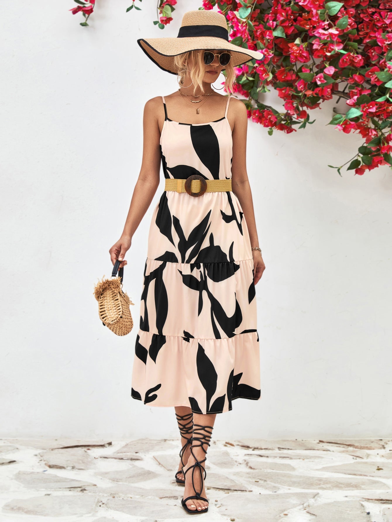 Damen Maxikleid mit schulterfreien Trägern und voluminösem Rock WW