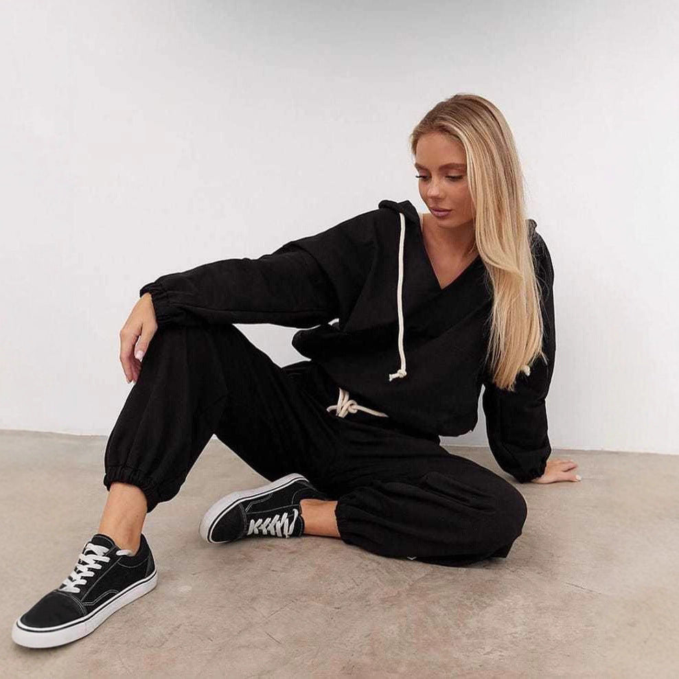 Damen lässiges Sport-Set mit Kapuze und praktischen Taschen WW