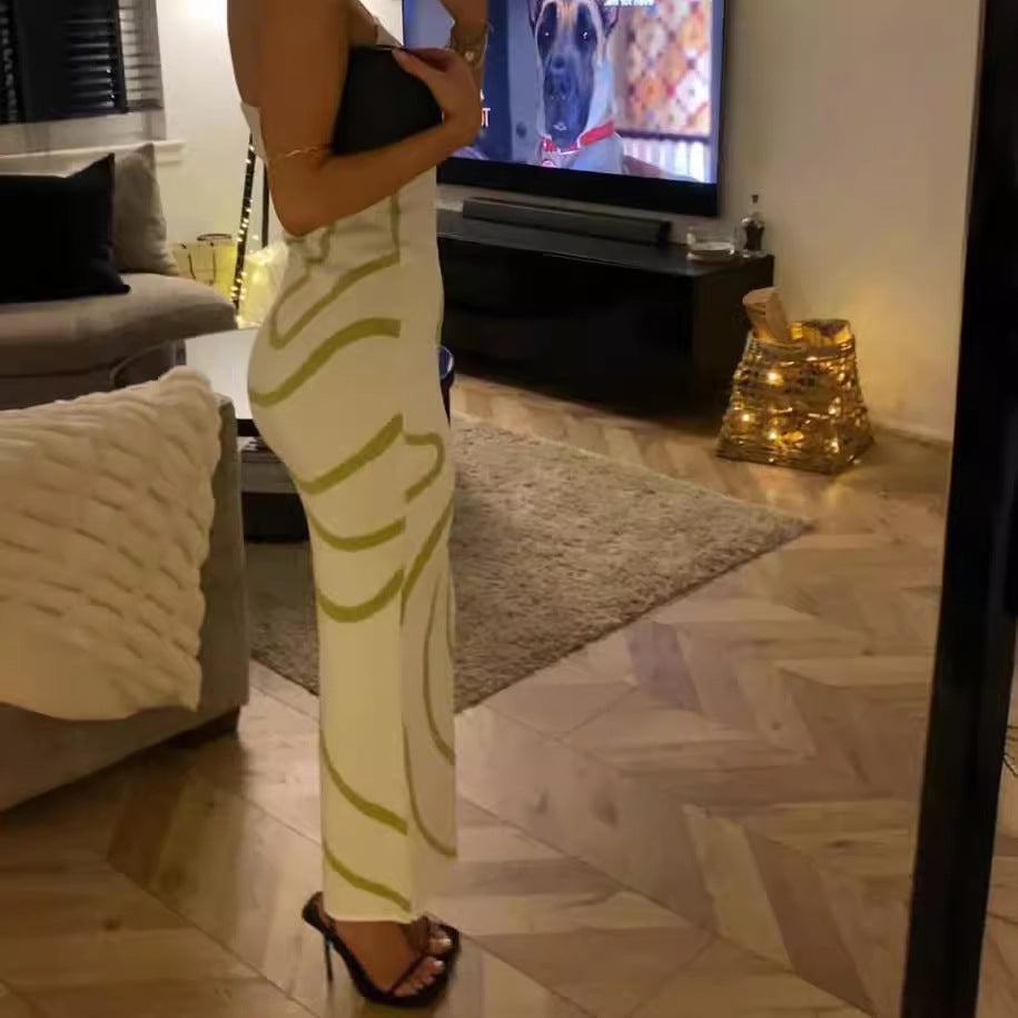 Damen Maxikleid im trendigen Silhouette mit asymmetrischem Design und dekorativen Linien WW