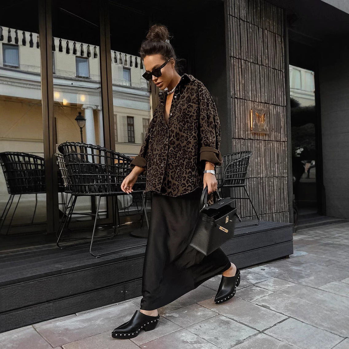 Damen Leichtes Overshirt mit Leopardenmuster und lässigem Schnitt WW
