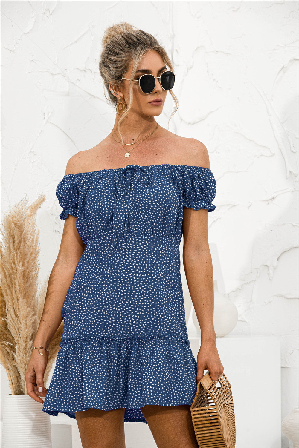 Damen Off-Shoulder Sommerkleid mit Rüschen und Bindeband WW