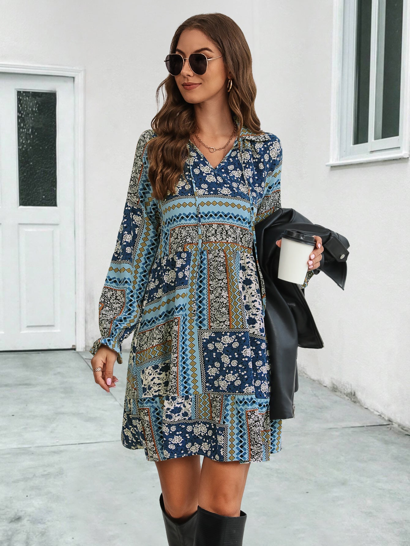 Damen Sommerliches Maxikleid im bunten Patchwork-Design mit langen Ärmeln und verstellbarem Taillenzug WW