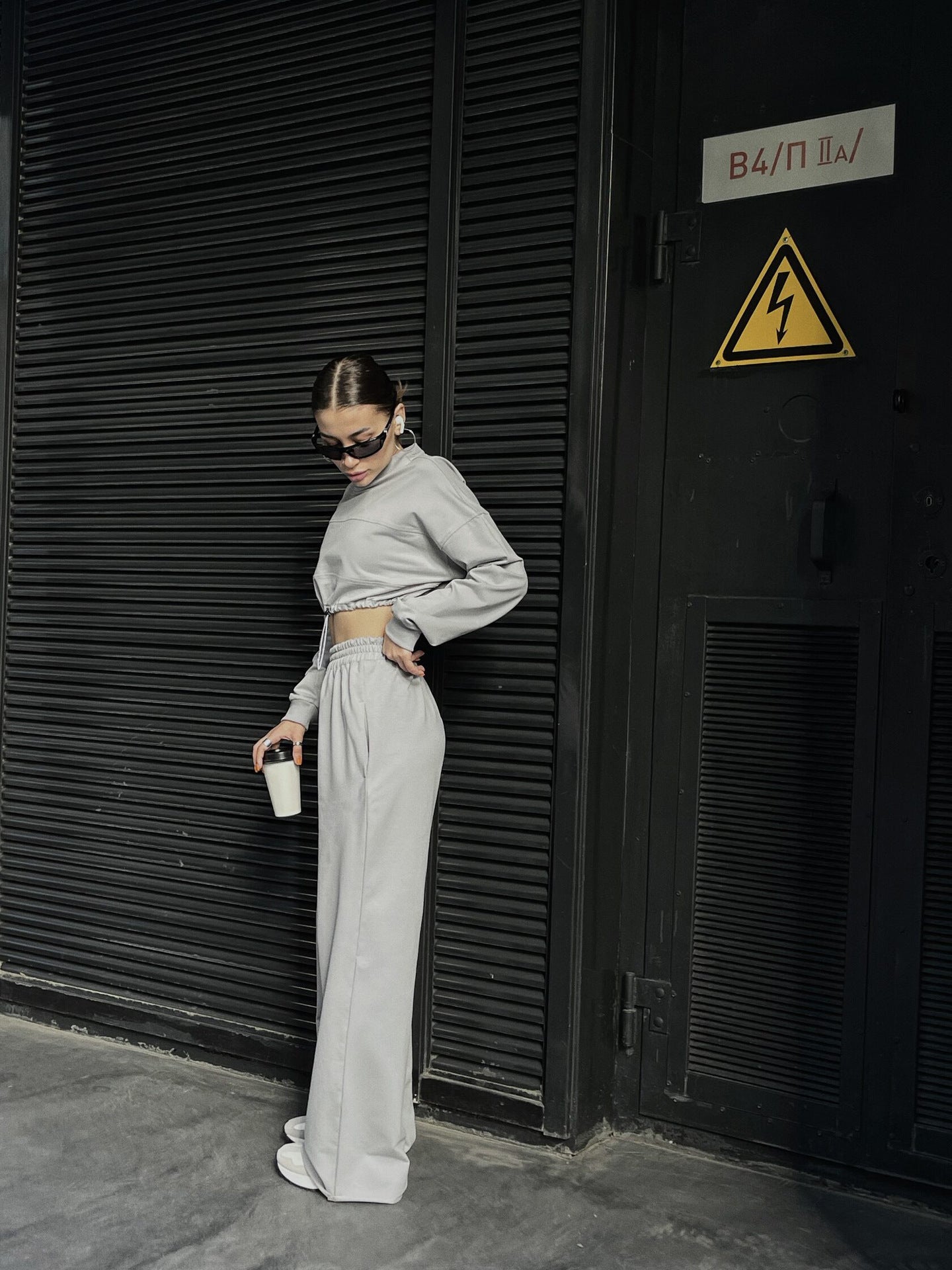 Damen lässiges Freizeit-Set mit cropped Oberteil und weitem lockeren Hosen WW
