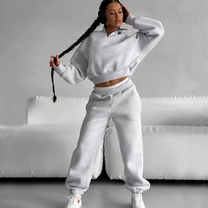 Damen sportliches Sweatshirt mit hohem Kragen und bequemer Hose WW
