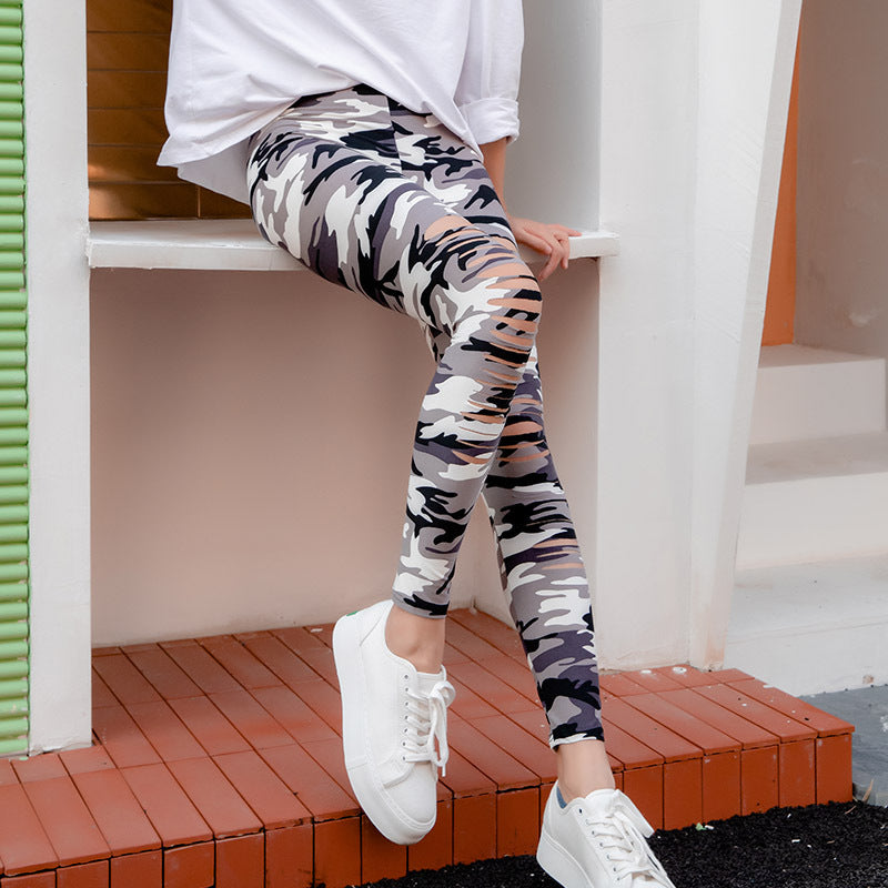 Damen Sport-Leggings mit Camouflage-Muster und Schnitt-Details WW