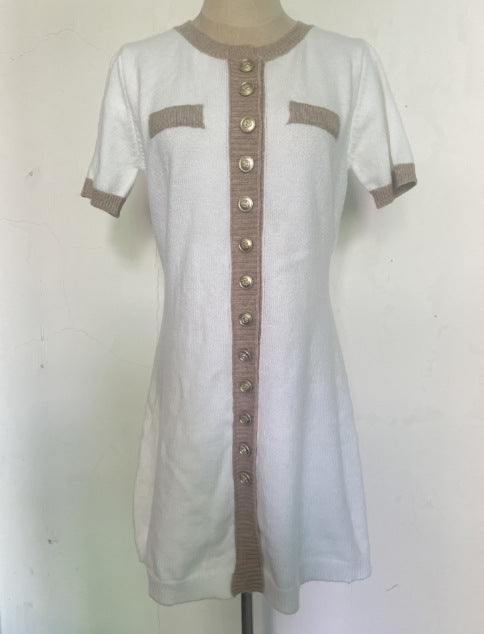 Damen Kleid im sportlichen Stil mit Knopfleiste und kontrastierenden Akzenten WW