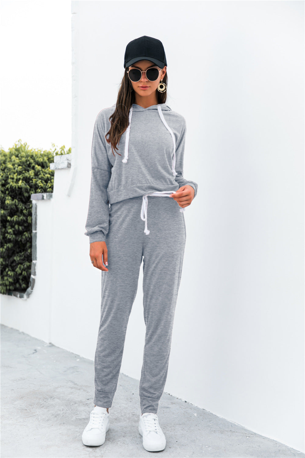 Damen Loungewear-Set mit lässigem Hoodie und Jogginghose WW