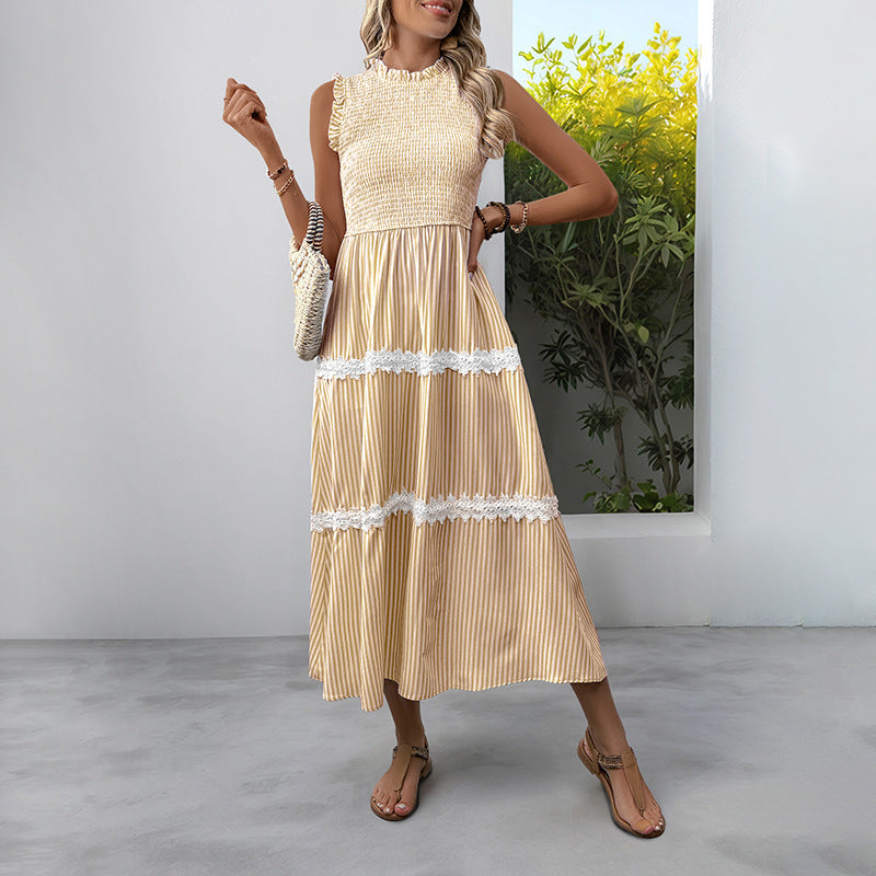 Damen Maxikleid mit Rüschendetails und gestreiftem Design WW