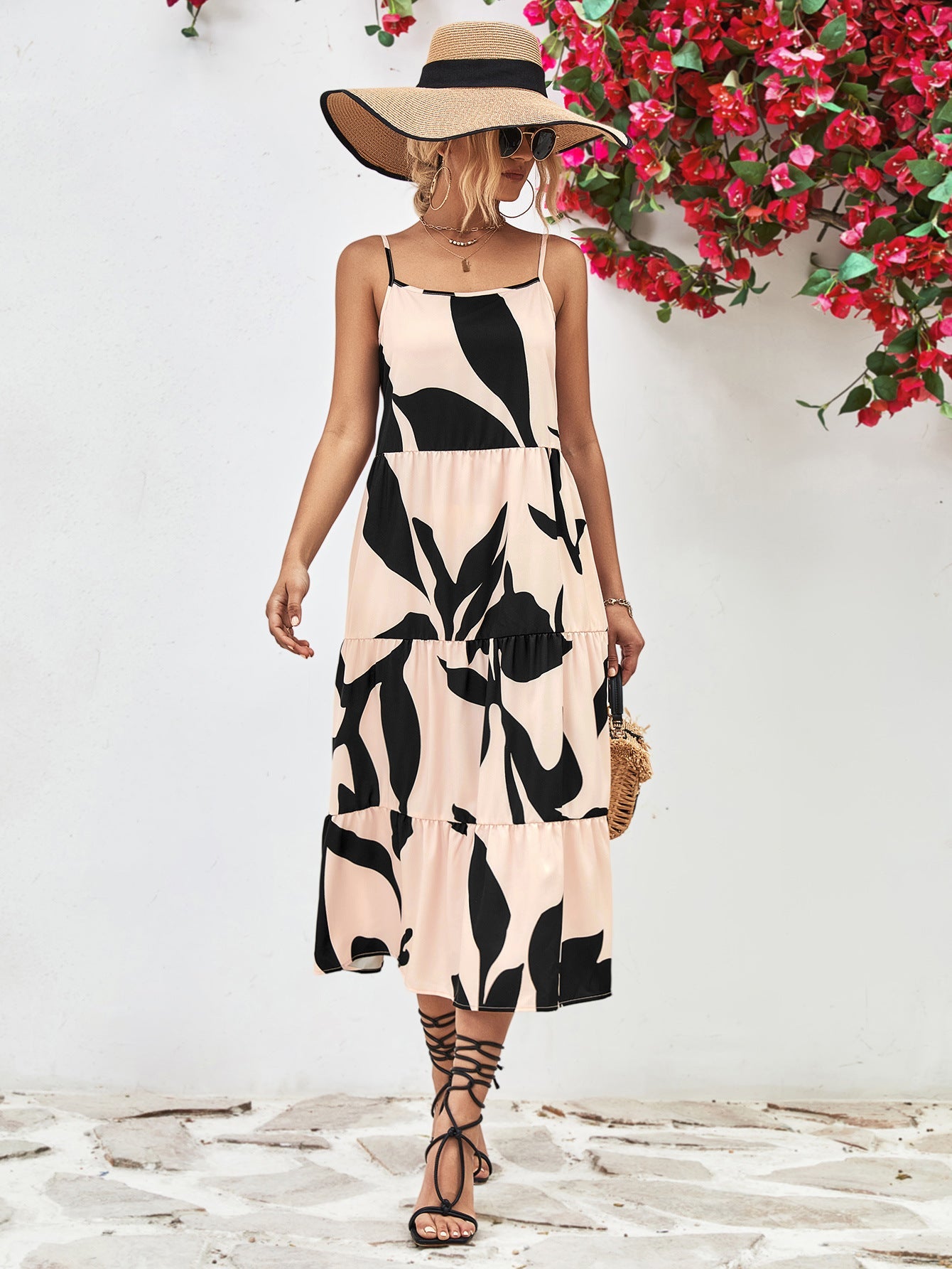 Damen Maxikleid mit schulterfreien Trägern und voluminösem Rock WW