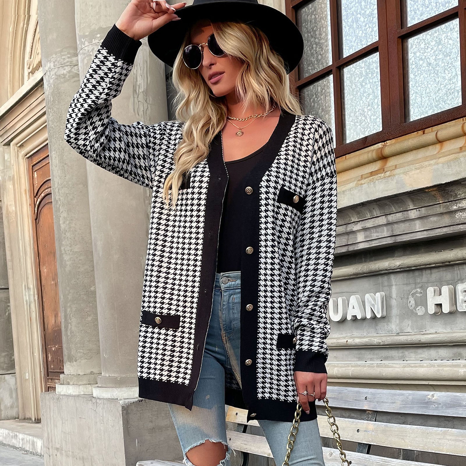 Damen Strickjacke im modischen Hahnentrittmuster mit eleganten Knopfdetails WW
